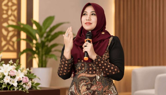 Ning Lia dan Kecintaan pada Batik, Merawat Identitas Budaya Nusantara